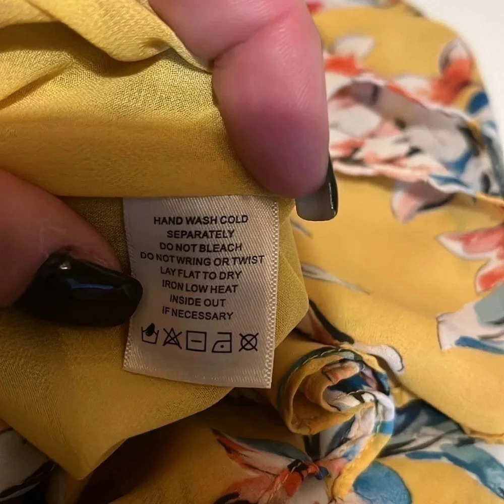 Cactus and clover wrap yellow floral dress large - Picture 9 of 10